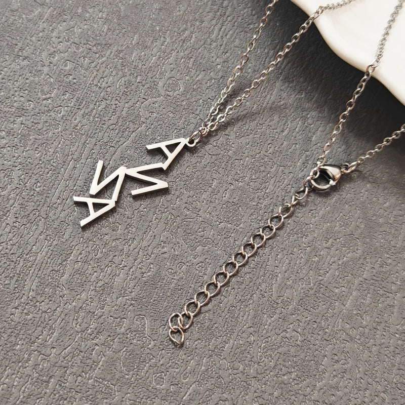 Customized Name Letter Necklace Simple Personalized Stainless Steel Clavicle Chain Ladies Large Letter Pendant Gift Jewelry Gift